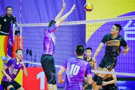 MLB》大谷翔平重现棒球之神纪录单场2盗更盗上三垒 右肘「被150速球击中」能否先发存疑